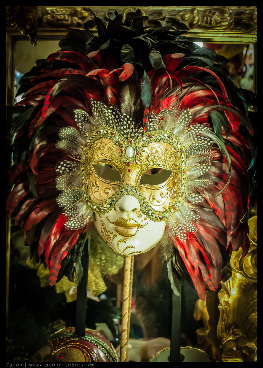 Black Red Masque Black Red Masque
